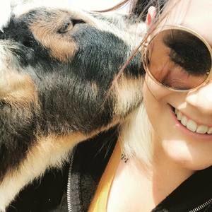 Meet your Posher, Teresa